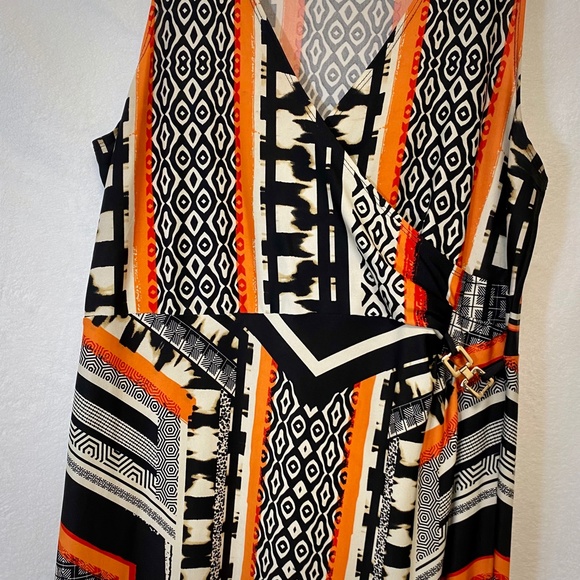 Sleeveless V-Neck Maxi Dress - Picture 3 of 13